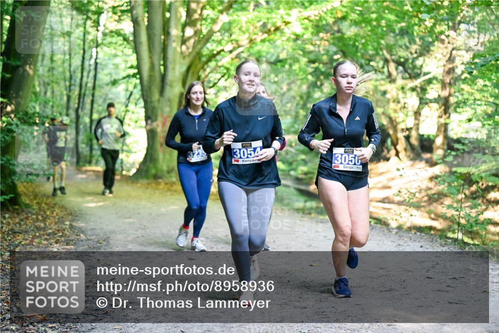 28.09.2025 - 33. Volkslauf durch das schöne Alstertal Dr. Thomas Lammeyer http://msf.ph/oto/8958936 28.09.2025 10:53:06 Laufen 3054, 3050 meine-sportfotos.de
