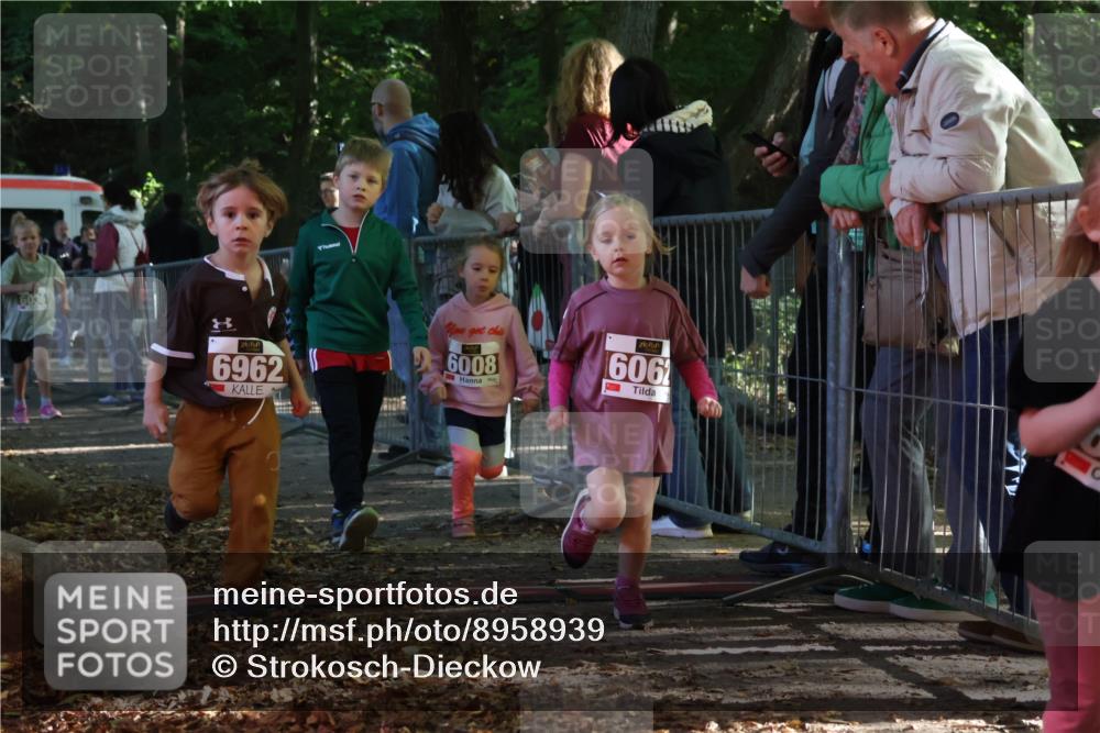 28.09.2025 - 33. Volkslauf durch das schöne Alstertal Strokosch-Dieckow http://msf.ph/oto/8958939 28.09.2025 10:42:39 Ziel  meine-sportfotos.de