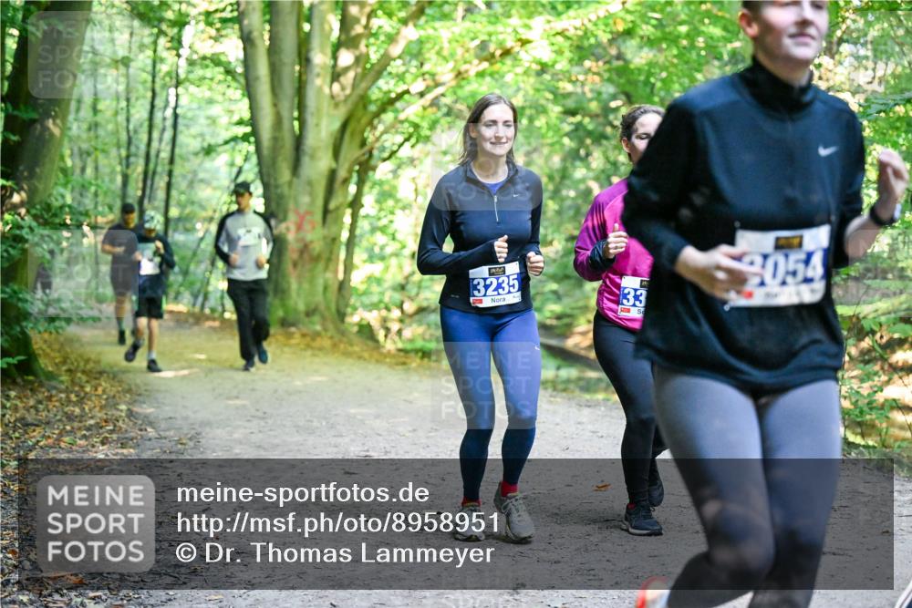 28.09.2025 - 33. Volkslauf durch das schöne Alstertal Dr. Thomas Lammeyer http://msf.ph/oto/8958951 28.09.2025 10:53:07 Laufen 3235, 33, 2054 meine-sportfotos.de