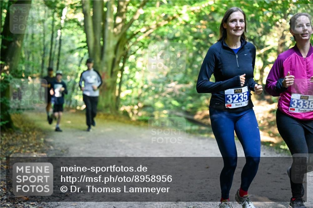 28.09.2025 - 33. Volkslauf durch das schöne Alstertal Dr. Thomas Lammeyer http://msf.ph/oto/8958956 28.09.2025 10:53:08 Laufen 13235, 3338 meine-sportfotos.de