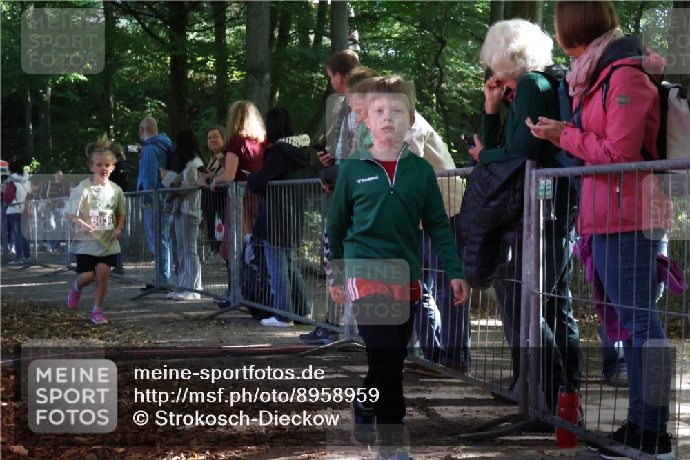 28.09.2025 - 33. Volkslauf durch das schöne Alstertal Strokosch-Dieckow http://msf.ph/oto/8958959 28.09.2025 10:42:43 Ziel  meine-sportfotos.de