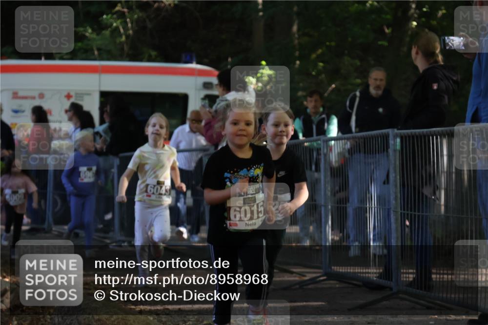 28.09.2025 - 33. Volkslauf durch das schöne Alstertal Strokosch-Dieckow http://msf.ph/oto/8958968 28.09.2025 10:42:45 Ziel  meine-sportfotos.de