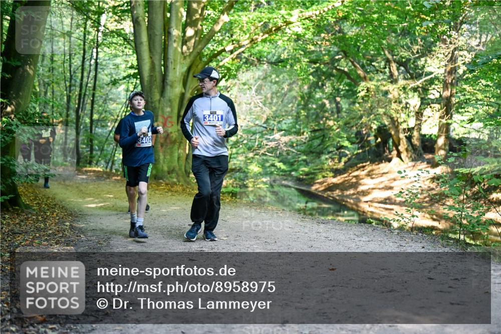 28.09.2025 - 33. Volkslauf durch das schöne Alstertal Dr. Thomas Lammeyer http://msf.ph/oto/8958975 28.09.2025 10:53:10 Laufen 3402, 3401 meine-sportfotos.de