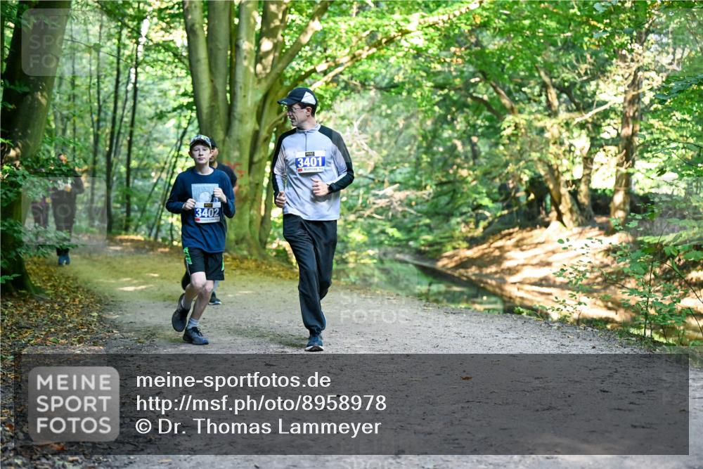 28.09.2025 - 33. Volkslauf durch das schöne Alstertal Dr. Thomas Lammeyer http://msf.ph/oto/8958978 28.09.2025 10:53:10 Laufen 3402, 3401 meine-sportfotos.de