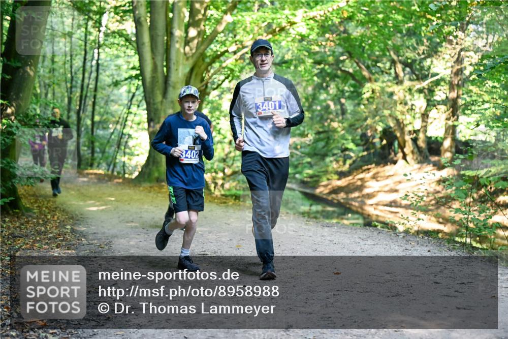 28.09.2025 - 33. Volkslauf durch das schöne Alstertal Dr. Thomas Lammeyer http://msf.ph/oto/8958988 28.09.2025 10:53:11 Laufen 3402, 3401 meine-sportfotos.de