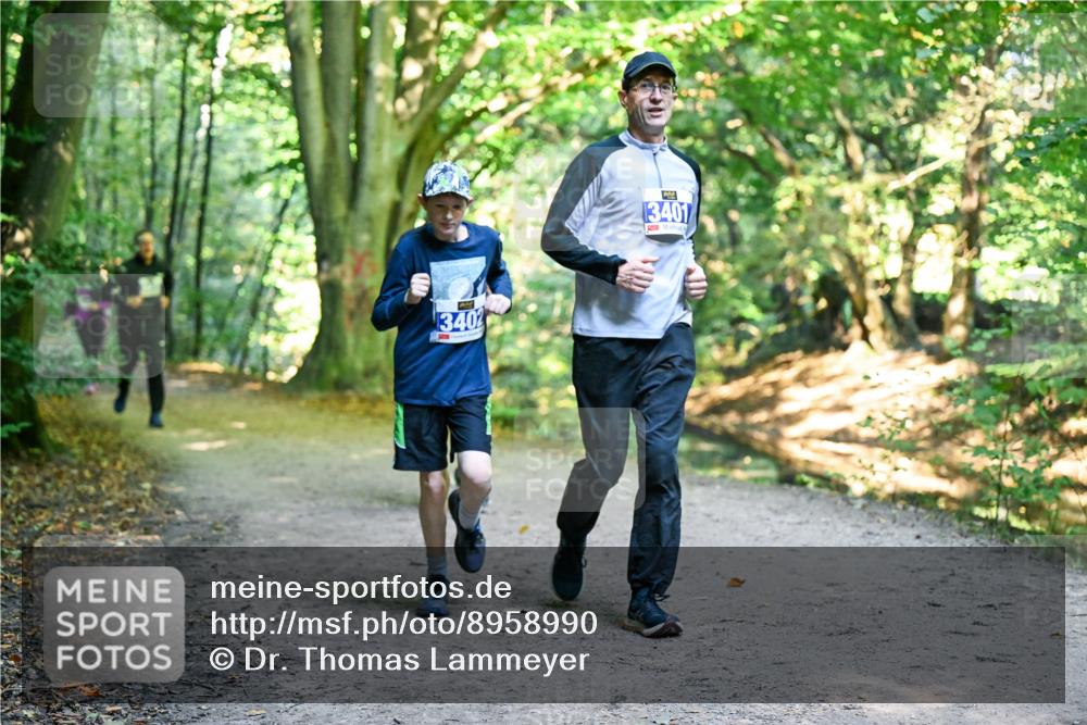 28.09.2025 - 33. Volkslauf durch das schöne Alstertal Dr. Thomas Lammeyer http://msf.ph/oto/8958990 28.09.2025 10:53:11 Laufen 3402, 3401 meine-sportfotos.de