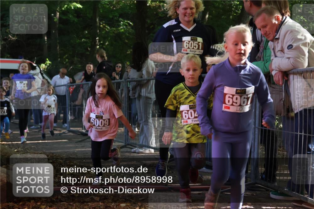 28.09.2025 - 33. Volkslauf durch das schöne Alstertal Strokosch-Dieckow http://msf.ph/oto/8958998 28.09.2025 10:42:53 Ziel  meine-sportfotos.de