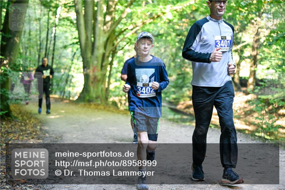28.09.2025 - 33. Volkslauf durch das schöne Alstertal Dr. Thomas Lammeyer http://msf.ph/oto/8958999 28.09.2025 10:53:12 Laufen 3402, 3401 meine-sportfotos.de