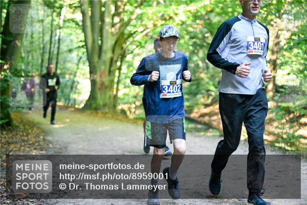 28.09.2025 - 33. Volkslauf durch das schöne Alstertal Dr. Thomas Lammeyer http://msf.ph/oto/8959001 28.09.2025 10:53:12 Laufen 3402, 3401 meine-sportfotos.de