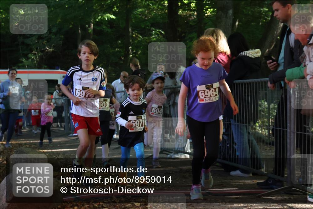 28.09.2025 - 33. Volkslauf durch das schöne Alstertal Strokosch-Dieckow http://msf.ph/oto/8959014 28.09.2025 10:42:56 Ziel  meine-sportfotos.de