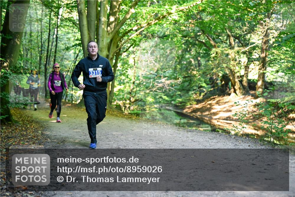 28.09.2025 - 33. Volkslauf durch das schöne Alstertal Dr. Thomas Lammeyer http://msf.ph/oto/8959026 28.09.2025 10:53:16 Laufen 3315 meine-sportfotos.de