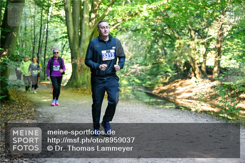 28.09.2025 - 33. Volkslauf durch das schöne Alstertal Dr. Thomas Lammeyer http://msf.ph/oto/8959037 28.09.2025 10:53:17 Laufen 3228, 3315 meine-sportfotos.de