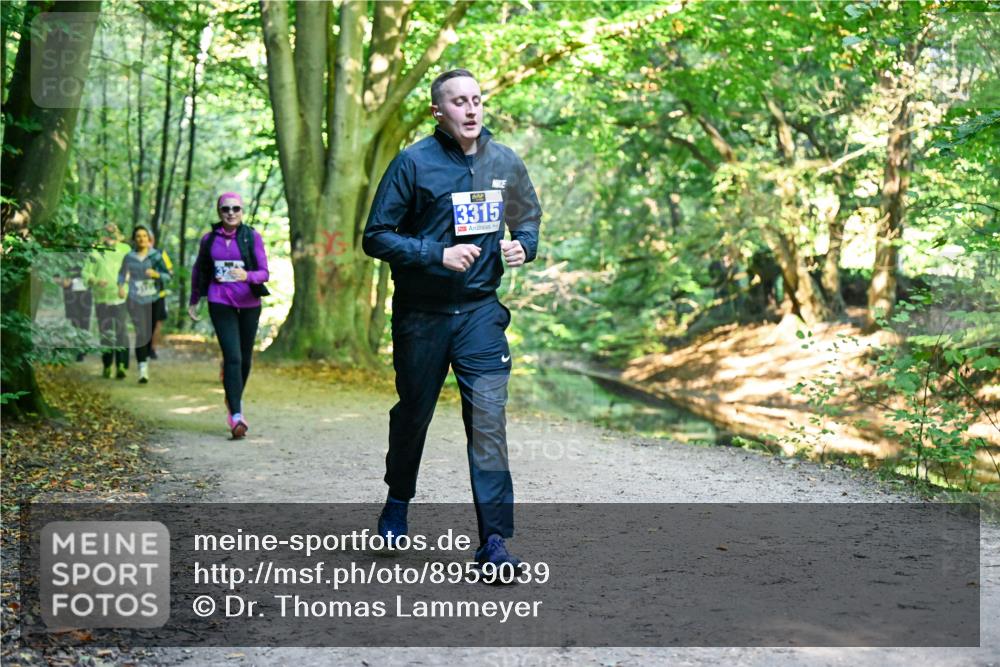 28.09.2025 - 33. Volkslauf durch das schöne Alstertal Dr. Thomas Lammeyer http://msf.ph/oto/8959039 28.09.2025 10:53:17 Laufen 3315 meine-sportfotos.de