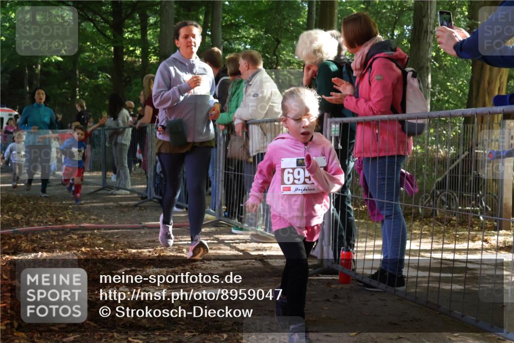 28.09.2025 - 33. Volkslauf durch das schöne Alstertal Strokosch-Dieckow http://msf.ph/oto/8959047 28.09.2025 10:43:01 Ziel  meine-sportfotos.de