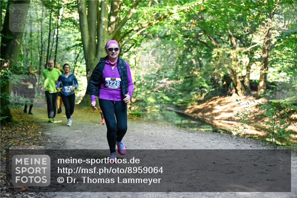 28.09.2025 - 33. Volkslauf durch das schöne Alstertal Dr. Thomas Lammeyer http://msf.ph/oto/8959064 28.09.2025 10:53:19 Laufen 3228 meine-sportfotos.de