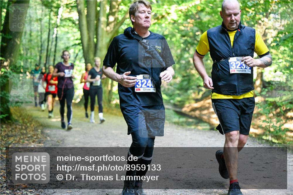 28.09.2025 - 33. Volkslauf durch das schöne Alstertal Dr. Thomas Lammeyer http://msf.ph/oto/8959133 28.09.2025 10:53:26 Laufen 323, 3240 meine-sportfotos.de