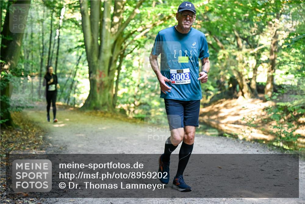 28.09.2025 - 33. Volkslauf durch das schöne Alstertal Dr. Thomas Lammeyer http://msf.ph/oto/8959202 28.09.2025 10:53:35 Laufen 2025, 39, 3003 meine-sportfotos.de