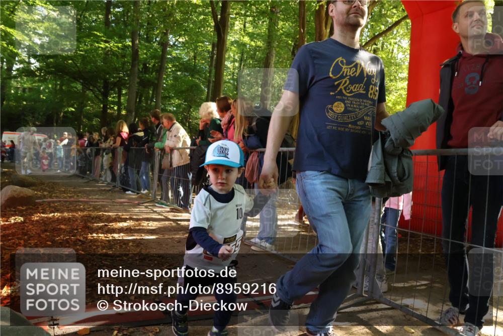 28.09.2025 - 33. Volkslauf durch das schöne Alstertal Strokosch-Dieckow http://msf.ph/oto/8959216 28.09.2025 10:43:44 Ziel  meine-sportfotos.de
