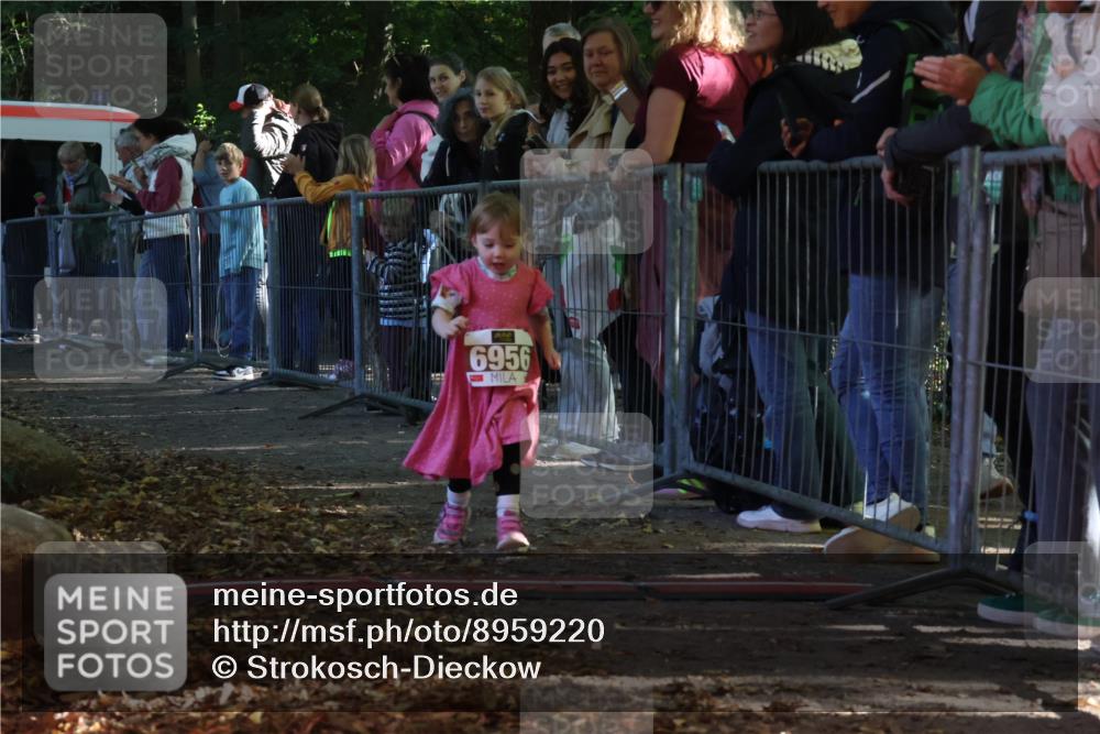 28.09.2025 - 33. Volkslauf durch das schöne Alstertal Strokosch-Dieckow http://msf.ph/oto/8959220 28.09.2025 10:43:48 Ziel  meine-sportfotos.de
