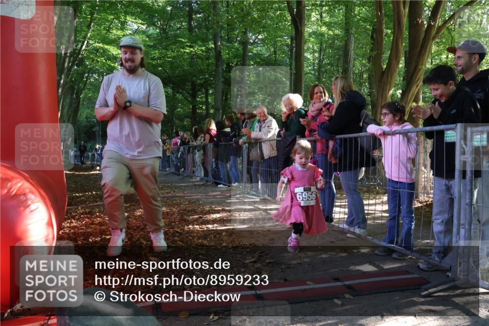 28.09.2025 - 33. Volkslauf durch das schöne Alstertal Strokosch-Dieckow http://msf.ph/oto/8959233 28.09.2025 10:43:51 Ziel  meine-sportfotos.de