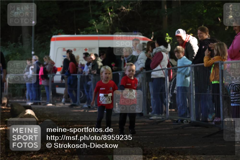 28.09.2025 - 33. Volkslauf durch das schöne Alstertal Strokosch-Dieckow http://msf.ph/oto/8959235 28.09.2025 10:43:53 Ziel  meine-sportfotos.de