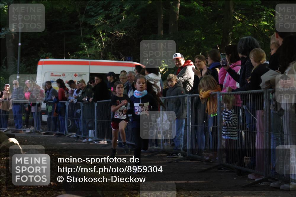 28.09.2025 - 33. Volkslauf durch das schöne Alstertal Strokosch-Dieckow http://msf.ph/oto/8959304 28.09.2025 10:44:47 Ziel 5025, 5045 meine-sportfotos.de