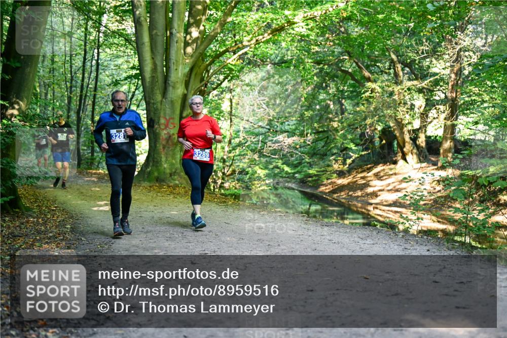 28.09.2025 - 33. Volkslauf durch das schöne Alstertal Dr. Thomas Lammeyer http://msf.ph/oto/8959516 28.09.2025 10:54:38 Laufen 3281, 3289 meine-sportfotos.de