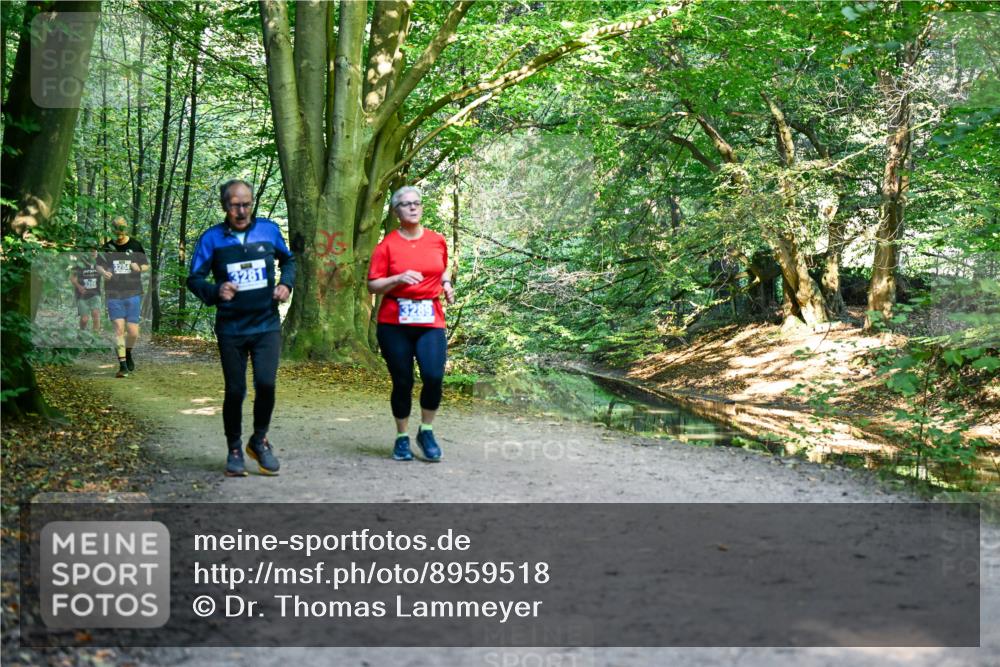 28.09.2025 - 33. Volkslauf durch das schöne Alstertal Dr. Thomas Lammeyer http://msf.ph/oto/8959518 28.09.2025 10:54:38 Laufen 3284, 3289 meine-sportfotos.de