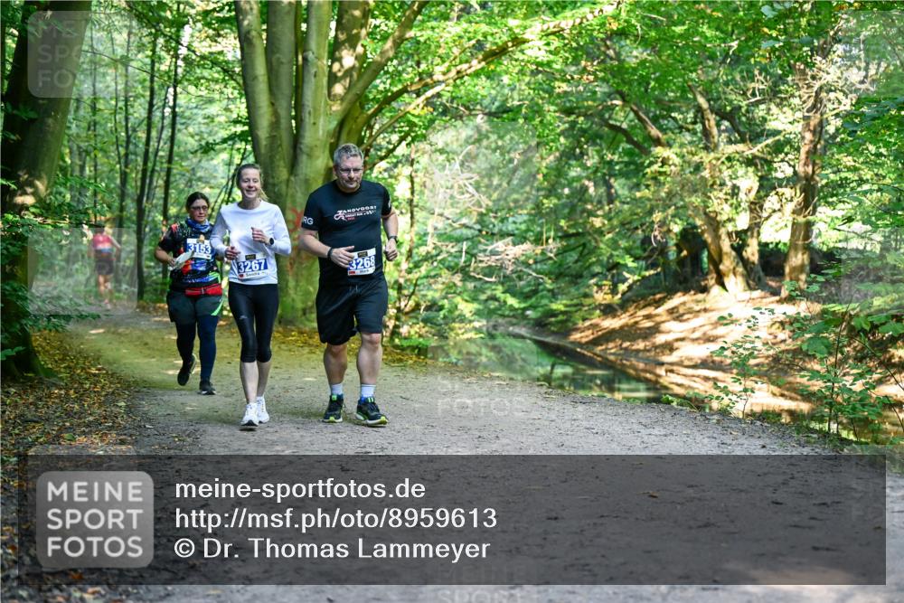 28.09.2025 - 33. Volkslauf durch das schöne Alstertal Dr. Thomas Lammeyer http://msf.ph/oto/8959613 28.09.2025 10:54:55 Laufen 3153, 3267, 3268 meine-sportfotos.de