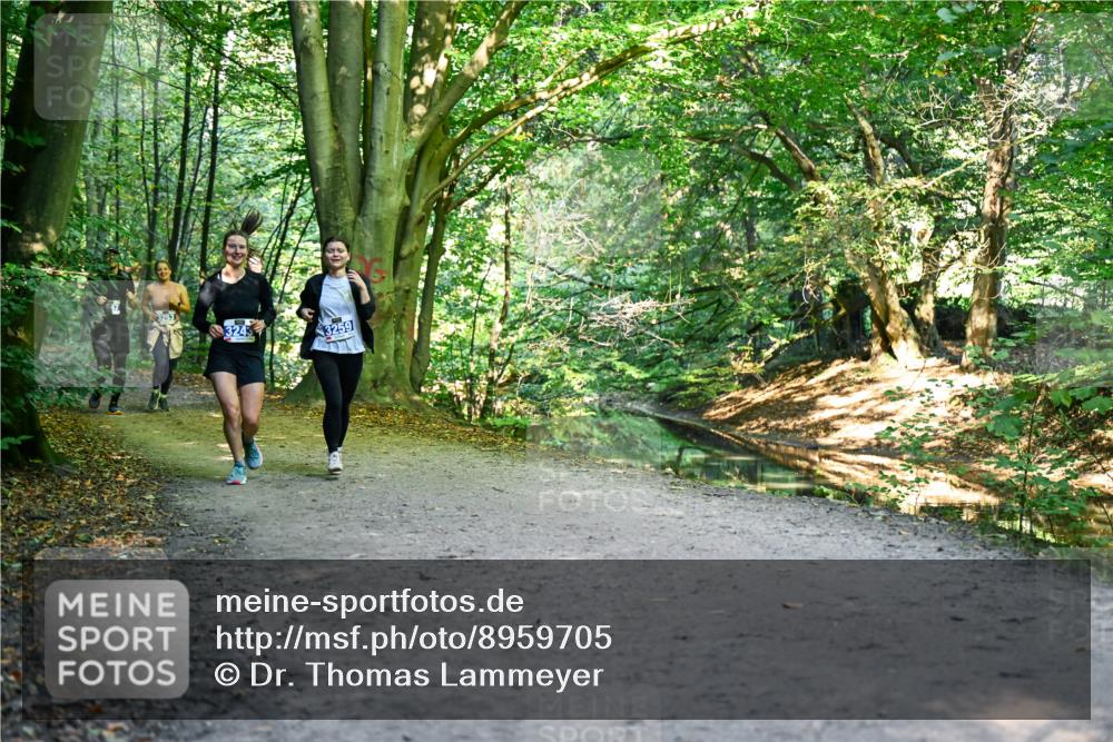 28.09.2025 - 33. Volkslauf durch das schöne Alstertal Dr. Thomas Lammeyer http://msf.ph/oto/8959705 28.09.2025 10:55:36 Laufen 3243, 3259 meine-sportfotos.de