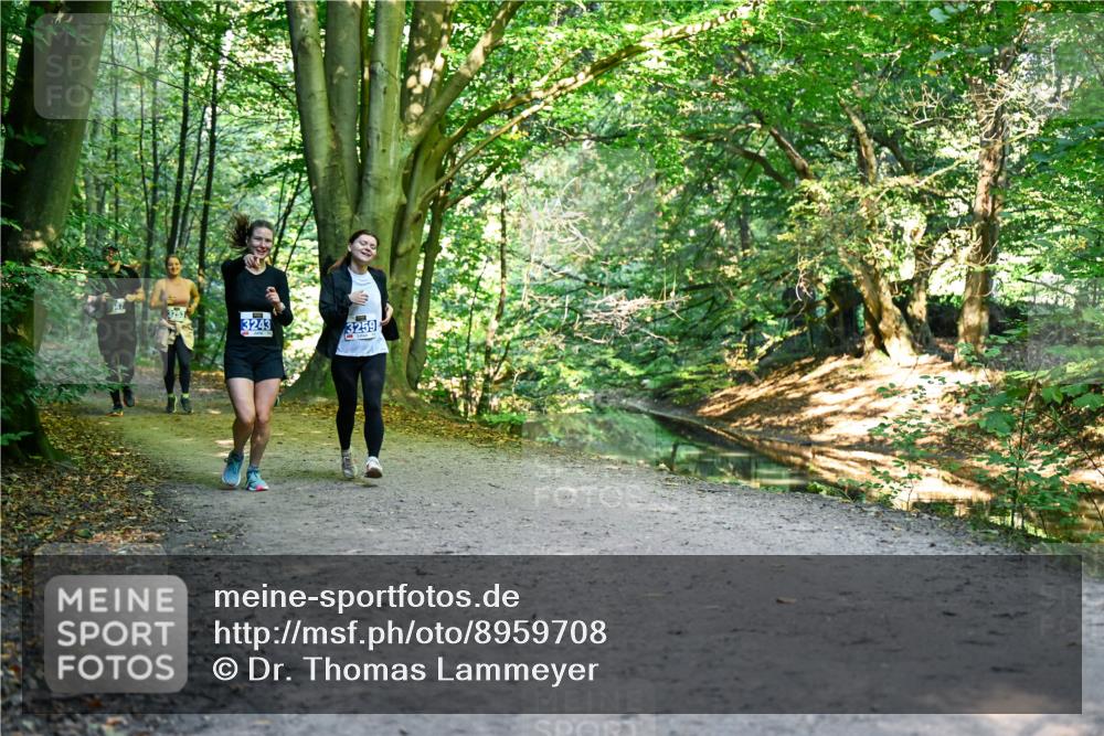 28.09.2025 - 33. Volkslauf durch das schöne Alstertal Dr. Thomas Lammeyer http://msf.ph/oto/8959708 28.09.2025 10:55:36 Laufen 3253, 3243, 3259 meine-sportfotos.de