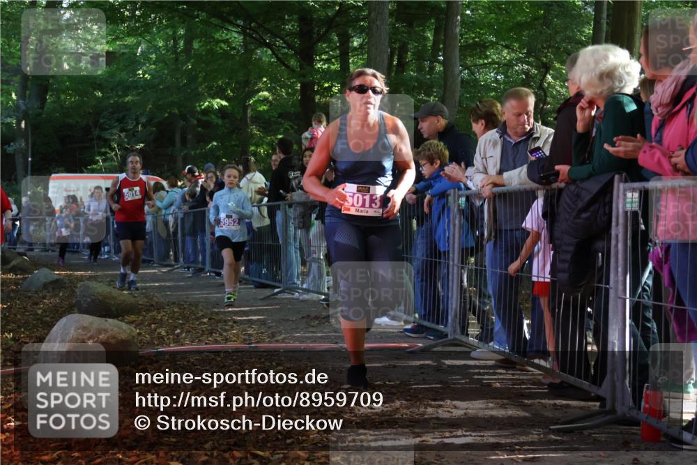 28.09.2025 - 33. Volkslauf durch das schöne Alstertal Strokosch-Dieckow http://msf.ph/oto/8959709 28.09.2025 10:46:46 Ziel 5013, 5014, 5952, 5953, 5958, 5959, 5969 meine-sportfotos.de