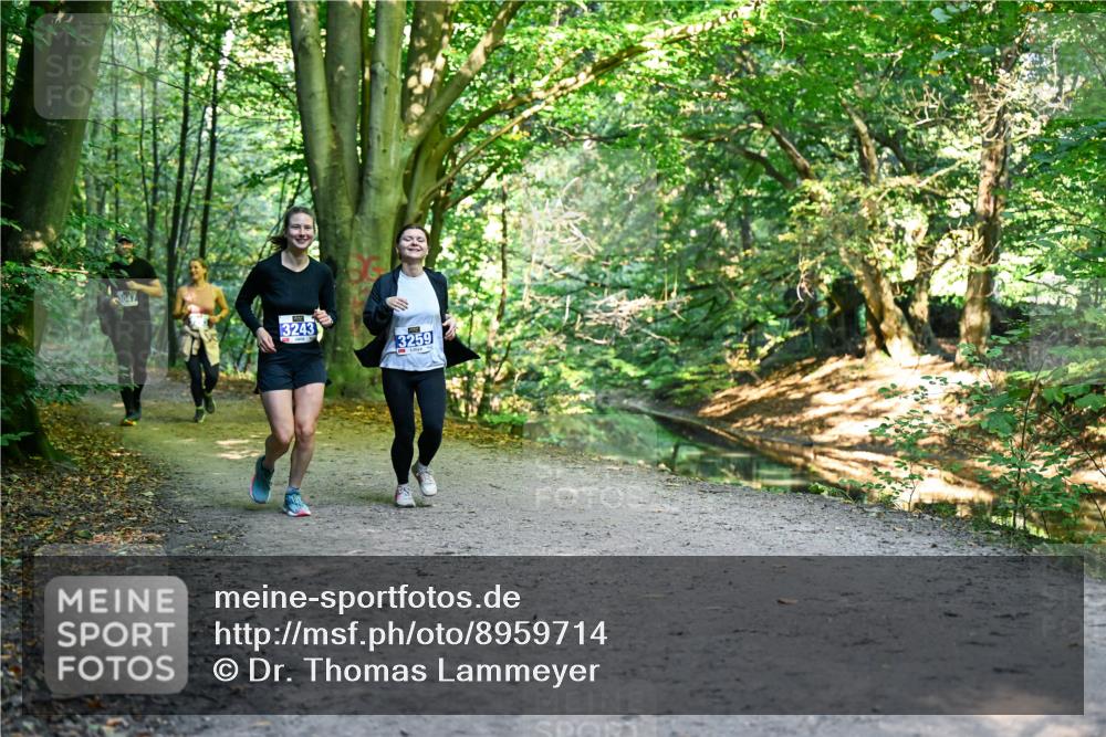 28.09.2025 - 33. Volkslauf durch das schöne Alstertal Dr. Thomas Lammeyer http://msf.ph/oto/8959714 28.09.2025 10:55:37 Laufen 3243, 3259 meine-sportfotos.de