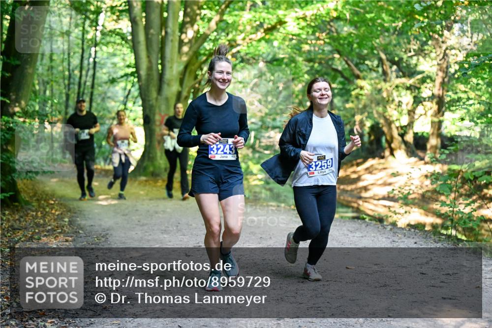 28.09.2025 - 33. Volkslauf durch das schöne Alstertal Dr. Thomas Lammeyer http://msf.ph/oto/8959729 28.09.2025 10:55:39 Laufen 3243, 3259 meine-sportfotos.de
