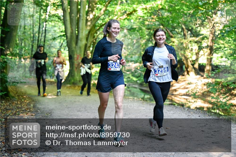 28.09.2025 - 33. Volkslauf durch das schöne Alstertal Dr. Thomas Lammeyer http://msf.ph/oto/8959730 28.09.2025 10:55:39 Laufen 3243, 3259 meine-sportfotos.de