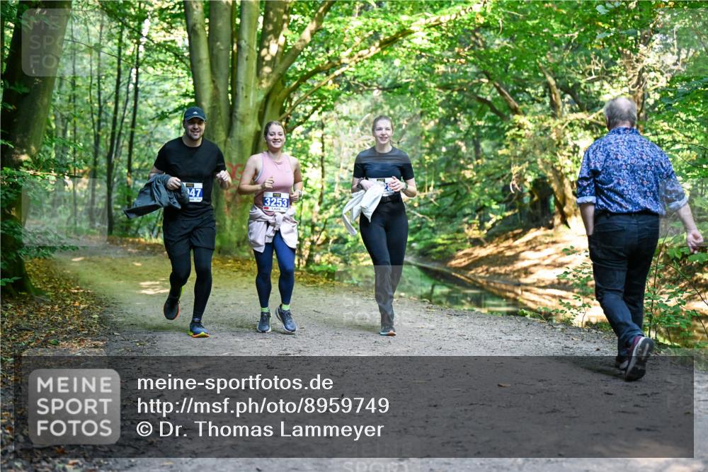 28.09.2025 - 33. Volkslauf durch das schöne Alstertal Dr. Thomas Lammeyer http://msf.ph/oto/8959749 28.09.2025 10:55:41 Laufen 47, 3253 meine-sportfotos.de