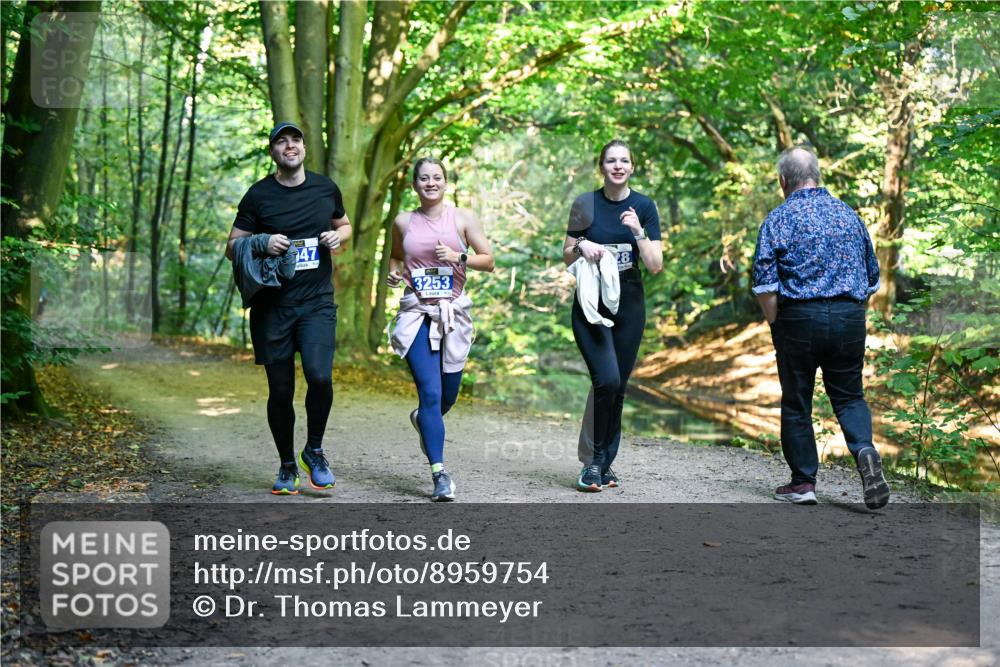 28.09.2025 - 33. Volkslauf durch das schöne Alstertal Dr. Thomas Lammeyer http://msf.ph/oto/8959754 28.09.2025 10:55:42 Laufen 28, 3253 meine-sportfotos.de