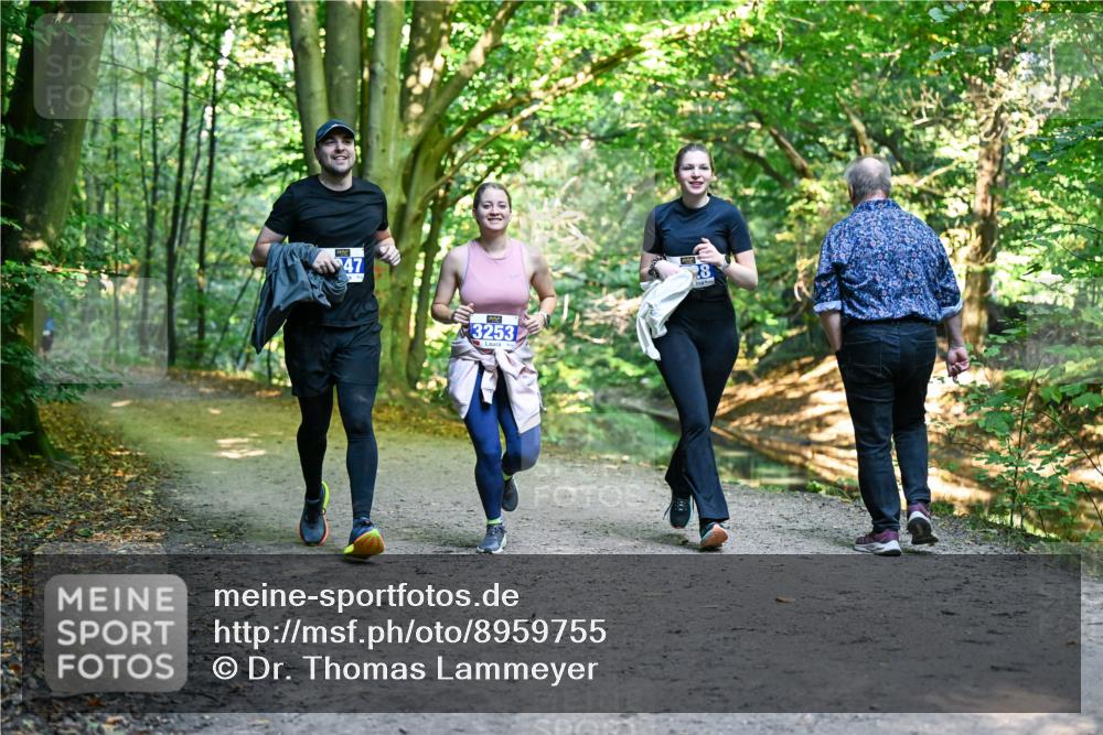 28.09.2025 - 33. Volkslauf durch das schöne Alstertal Dr. Thomas Lammeyer http://msf.ph/oto/8959755 28.09.2025 10:55:42 Laufen 47, 3253 meine-sportfotos.de