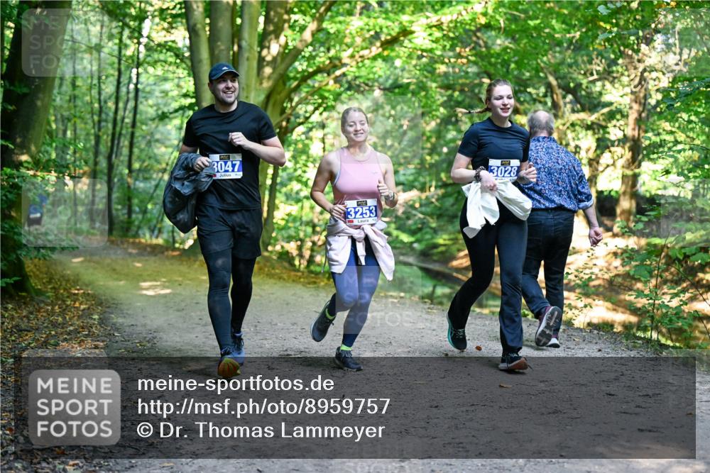 28.09.2025 - 33. Volkslauf durch das schöne Alstertal Dr. Thomas Lammeyer http://msf.ph/oto/8959757 28.09.2025 10:55:42 Laufen 3047, 3253, 3028 meine-sportfotos.de