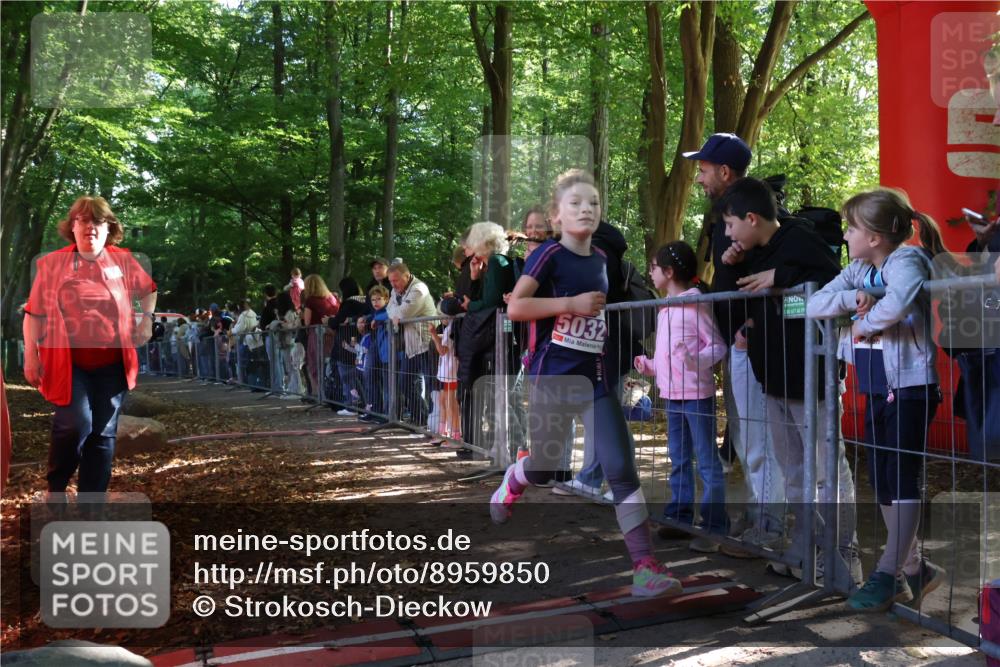 28.09.2025 - 33. Volkslauf durch das schöne Alstertal Strokosch-Dieckow http://msf.ph/oto/8959850 28.09.2025 10:46:59 Ziel 5032 meine-sportfotos.de