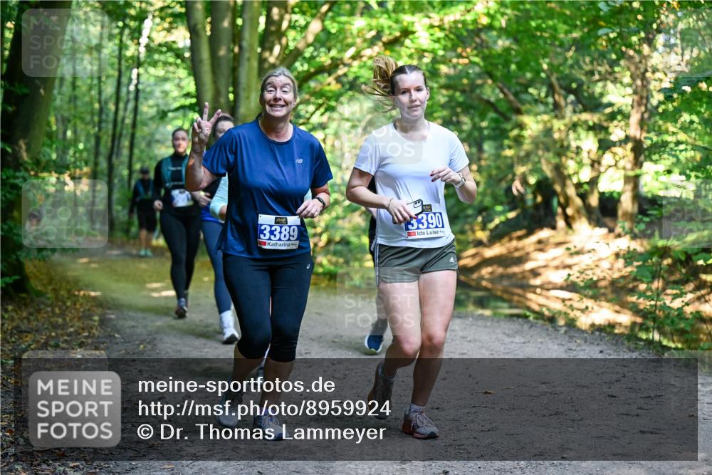 28.09.2025 - 33. Volkslauf durch das schöne Alstertal Dr. Thomas Lammeyer http://msf.ph/oto/8959924 28.09.2025 10:56:59 Laufen 3389, 3390 meine-sportfotos.de