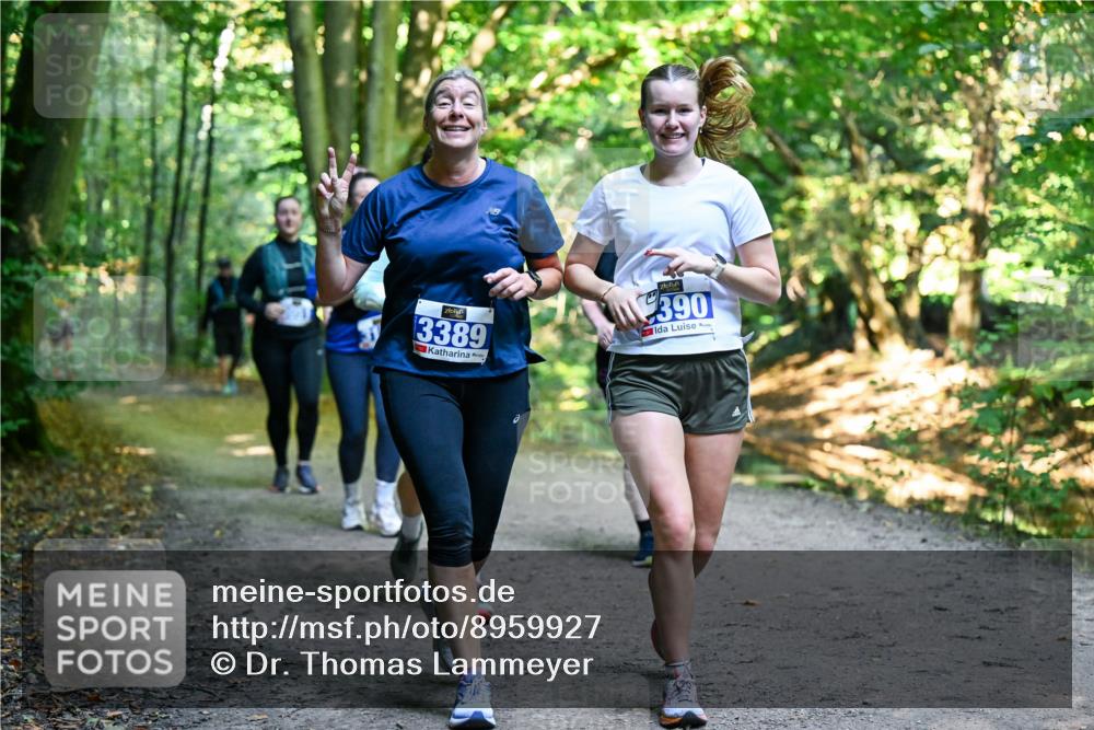 28.09.2025 - 33. Volkslauf durch das schöne Alstertal Dr. Thomas Lammeyer http://msf.ph/oto/8959927 28.09.2025 10:56:59 Laufen 3389, 390 meine-sportfotos.de