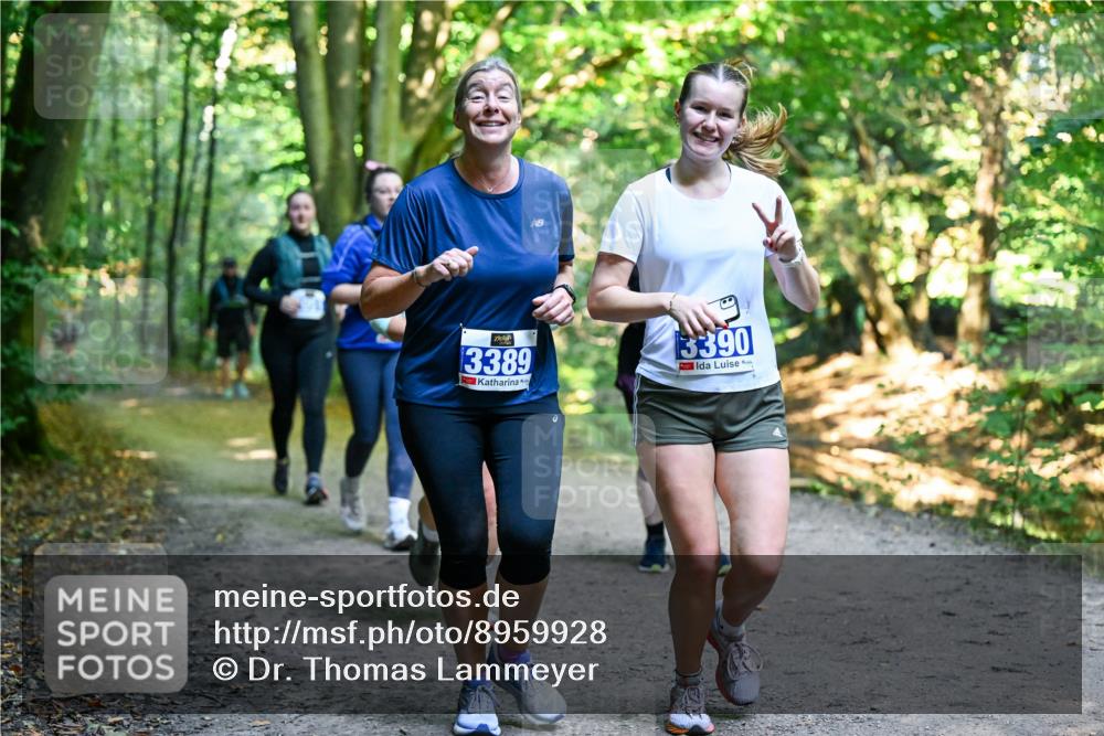 28.09.2025 - 33. Volkslauf durch das schöne Alstertal Dr. Thomas Lammeyer http://msf.ph/oto/8959928 28.09.2025 10:57:00 Laufen 3389, 3390 meine-sportfotos.de