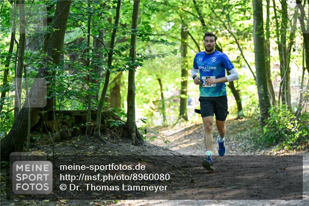 28.09.2025 - 33. Volkslauf durch das schöne Alstertal Dr. Thomas Lammeyer http://msf.ph/oto/8960080 28.09.2025 10:59:21 Laufen  meine-sportfotos.de
