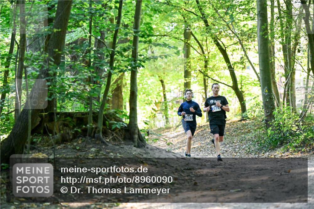 28.09.2025 - 33. Volkslauf durch das schöne Alstertal Dr. Thomas Lammeyer http://msf.ph/oto/8960090 28.09.2025 10:59:25 Laufen 3923, 3924 meine-sportfotos.de
