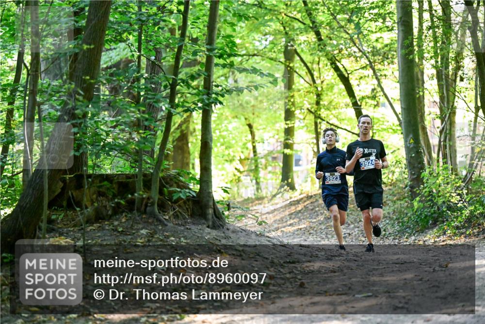 28.09.2025 - 33. Volkslauf durch das schöne Alstertal Dr. Thomas Lammeyer http://msf.ph/oto/8960097 28.09.2025 10:59:26 Laufen 3923, 3924 meine-sportfotos.de