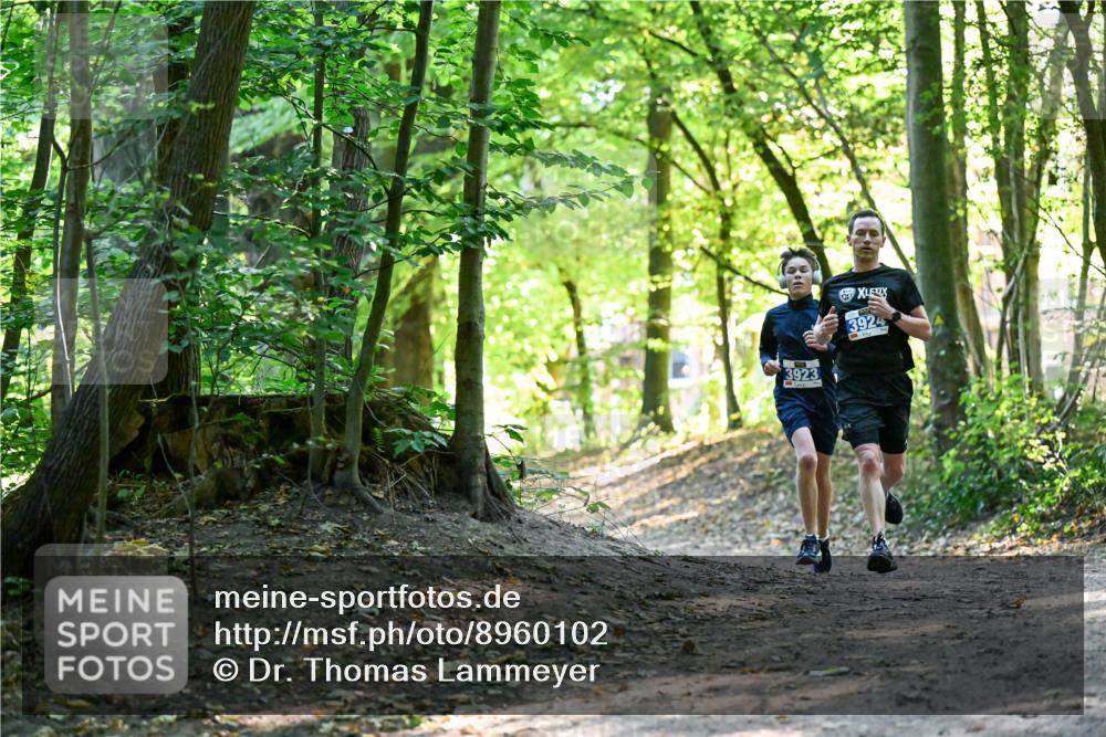 28.09.2025 - 33. Volkslauf durch das schöne Alstertal Dr. Thomas Lammeyer http://msf.ph/oto/8960102 28.09.2025 10:59:27 Laufen 3923, 3924 meine-sportfotos.de