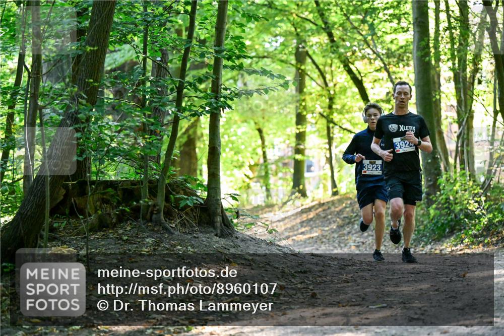 28.09.2025 - 33. Volkslauf durch das schöne Alstertal Dr. Thomas Lammeyer http://msf.ph/oto/8960107 28.09.2025 10:59:27 Laufen 3923, 3924 meine-sportfotos.de