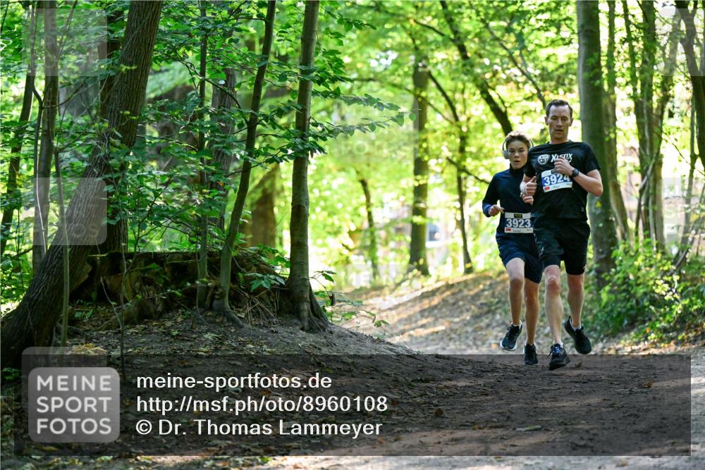28.09.2025 - 33. Volkslauf durch das schöne Alstertal Dr. Thomas Lammeyer http://msf.ph/oto/8960108 28.09.2025 10:59:27 Laufen 3923, 3924 meine-sportfotos.de