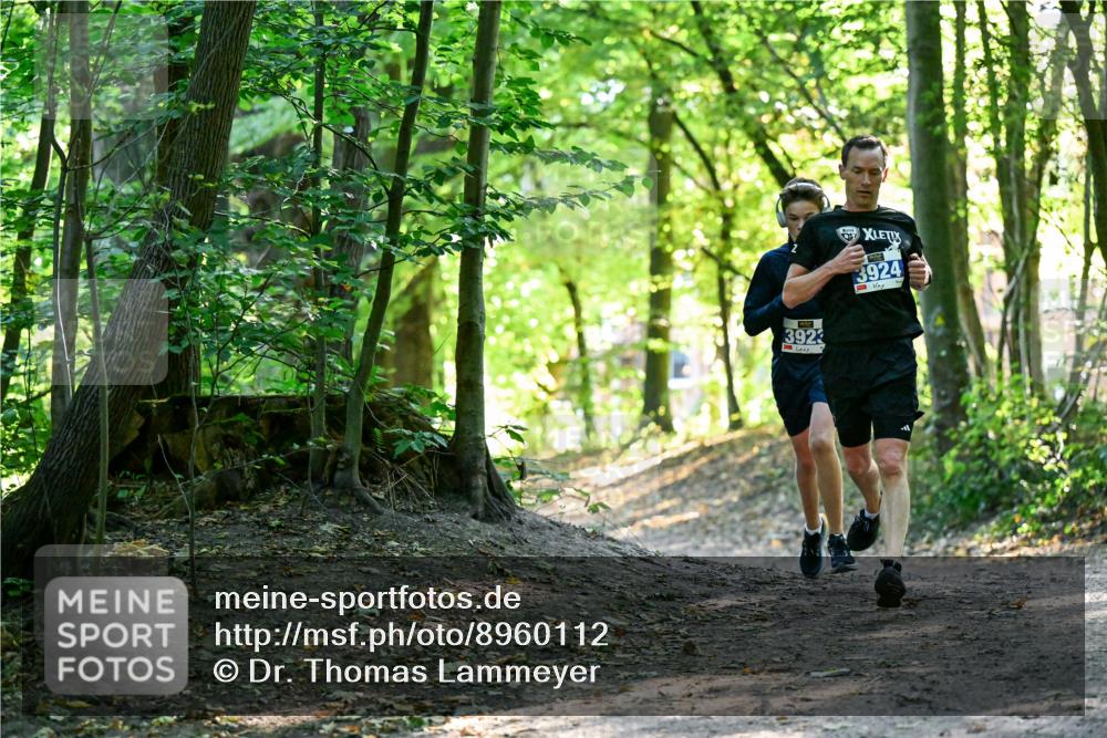 28.09.2025 - 33. Volkslauf durch das schöne Alstertal Dr. Thomas Lammeyer http://msf.ph/oto/8960112 28.09.2025 10:59:28 Laufen 3923, 3924 meine-sportfotos.de
